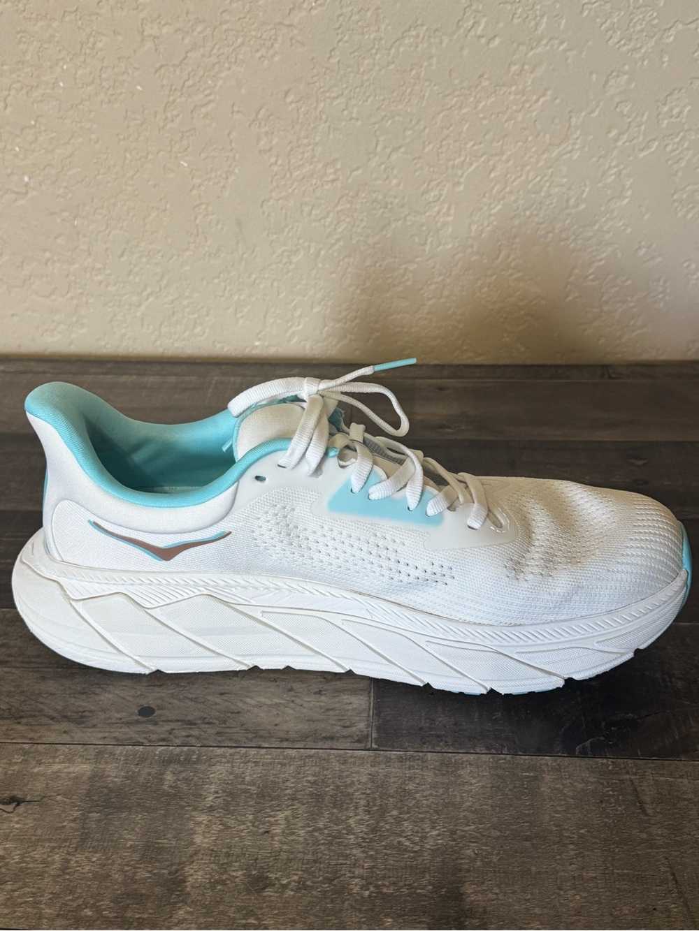 Hoka White Arahi 7 Women’s size 9B - Picture 7 of 11